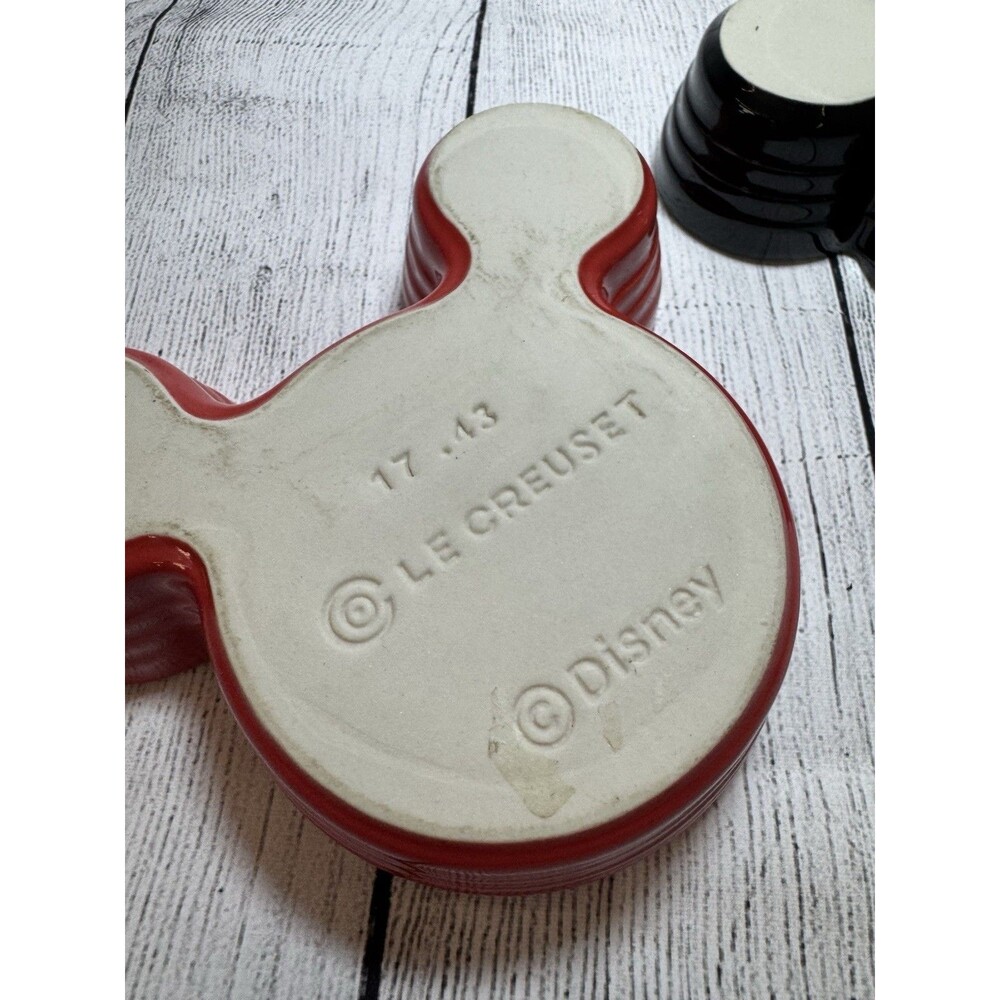 Set Of 2 Le Creuset Disney Mickey Mouse Stoneware Ramekins Black & Red 7.5oz - Picture 5 of 13